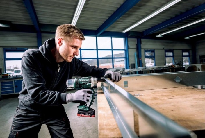 Клепальник аккумуляторный METABO NP 18 LTX BL 5.0  2,0 Ач, бесщеточный [619002500]