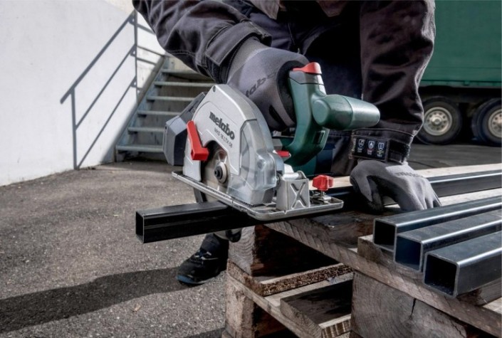 Пила циркулярная аккумуляторная METABO MKS 18 LTX 58 2х5,5 LiHD по металлу [600771700]