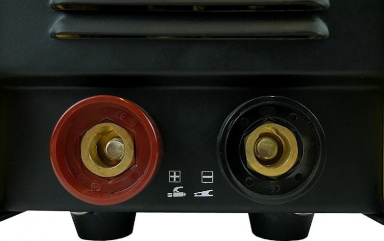 Сварочный инвертор HANSKONNER HWM1250GEN работа от генератора Сварочный инвертор HANSKONNER HWM1250GEN работа от генератора